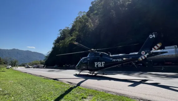 Acidente grave com caminhões e carros interdita BR-277 no Litoral do Paraná