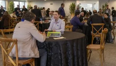 Reuniões previamente agendadas aproximam compradores e fornecedores, facilitando parcerias comerciais durante a Expo+ Indústria