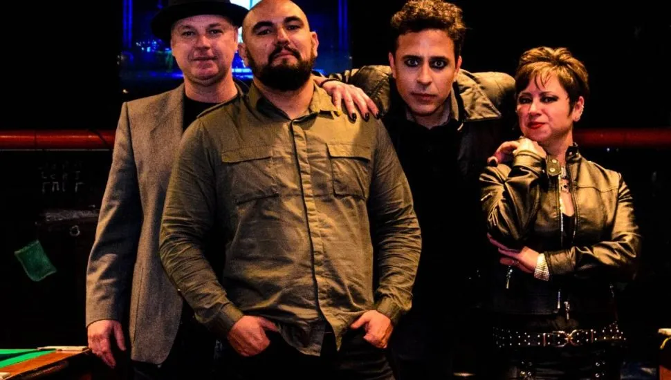 Imagem mostra a banda Candyman Club.