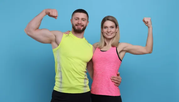 Braços musculosos: entenda como a qualidade da pele influencia a percepção da definição