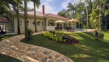 Casa histórica da família vira hospedagem de luxo em resort no Paraná