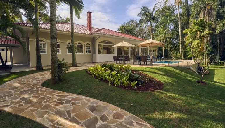 Resort do Paraná transforma residência histórica em hospedagem de luxo