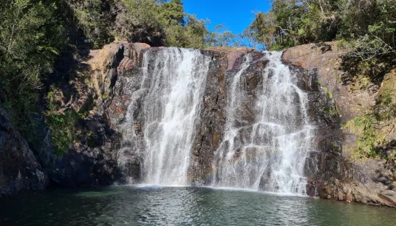 Jovem de 18 anos morre após saltar de cachoeira no Paraná