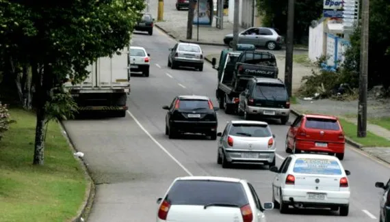 Trânsito em Curitiba: importante avenida começa a semana com novos bloqueios