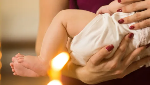 Padrinhos têm as mesmas obrigações legais que os pais? Entenda o que diz a lei