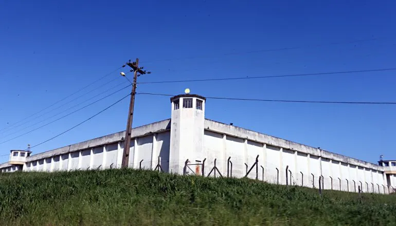 Paraná tem quase 110 mil pessoas cumprindo penas judiciais