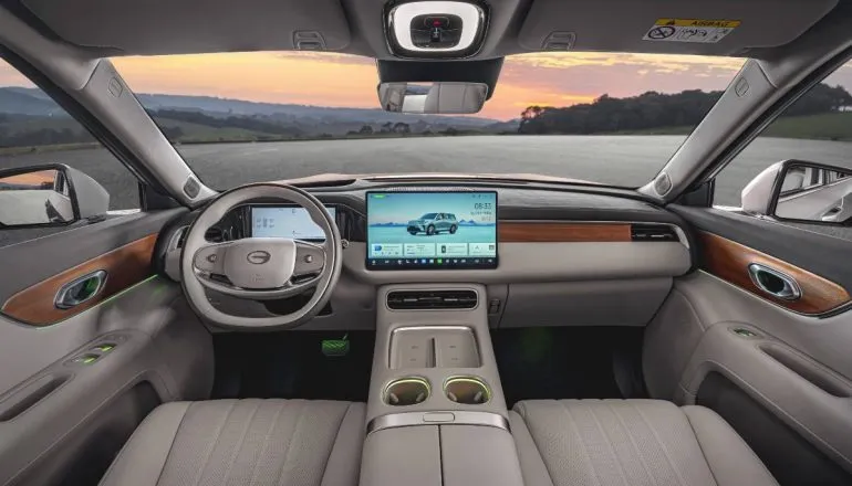 GAC GS9 Ultra. Detalhe para painel e cores claras dos bancos