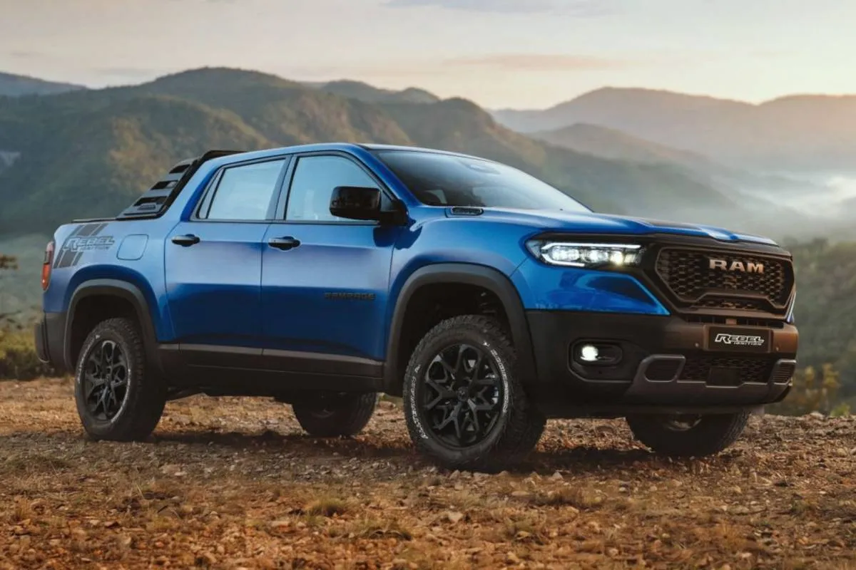 Imagem mostra a Ram Rampage Rebel Ignition na cor azul