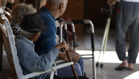 Lar de idosos no Paraná é interditado por superlotação e uso de remédios sem receita