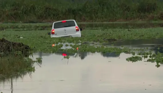 Curitiba ainda tem alagamentos 17 horas após temporal que deixou 23 pontos críticos