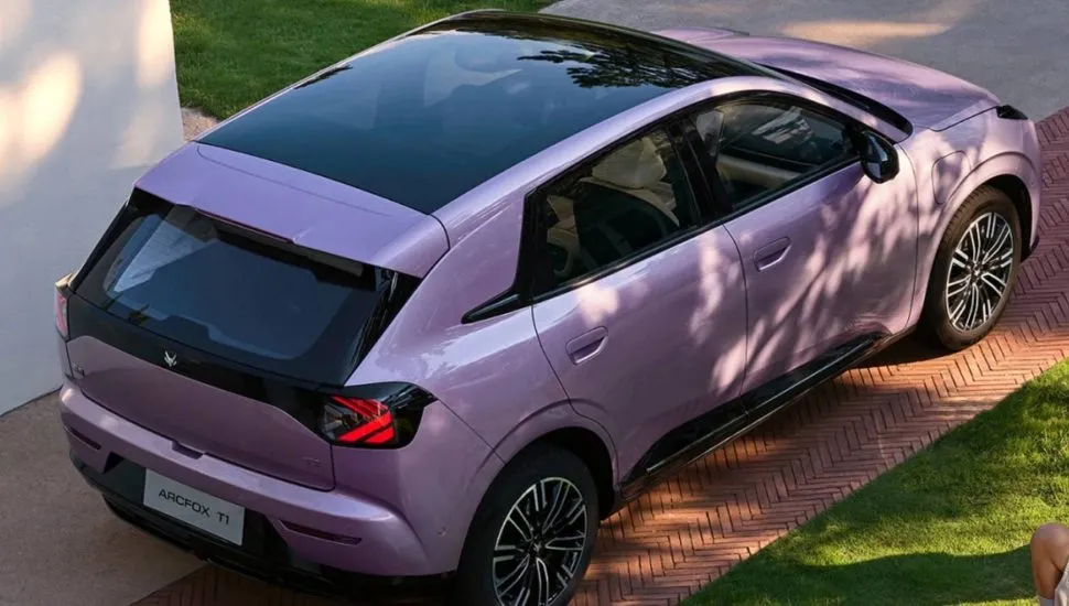 Imagem mostra o Baic Arcfox T1