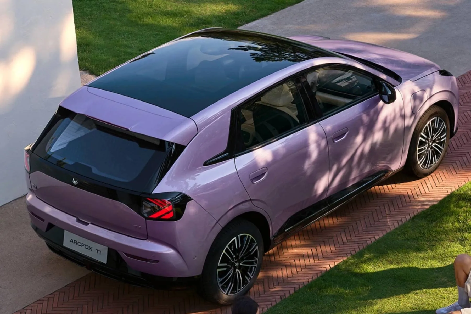 Imagem mostra o Baic Arcfox T1