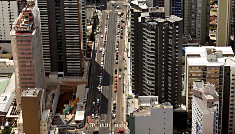 Trânsito em Curitiba: obras bloqueiam ruas no Capão Raso e via muda de sentido no Pinheirinho nesta quarta (2)