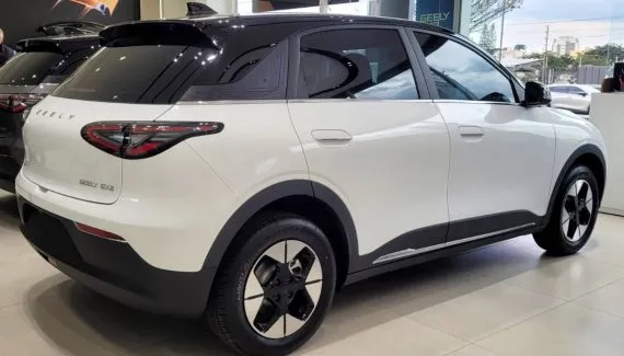 Geely anuncia venda direta do EX2, EX5 e híbrido plug-in em condições especiais