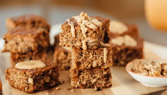 Bolo de liquidificador proteico: aprenda essa receita fácil e saudável para o lanche da tarde 