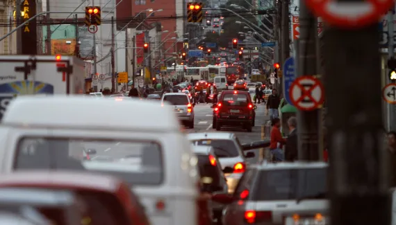 Trânsito em Curitiba: obras do Inter 2 e recapeamento alteram fluxo nesta quinta 