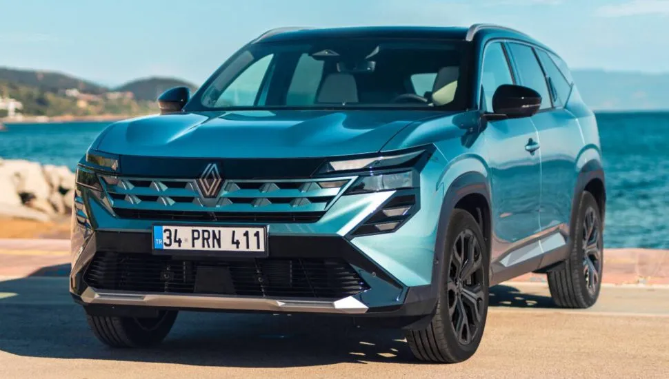 Imagem mostra o Renault Boreal na cor azul.