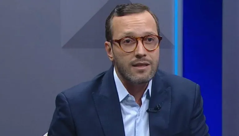 Filipe Barros quer ser senador mais jovem do Paraná e minimiza ofensas a Moro e Deltan