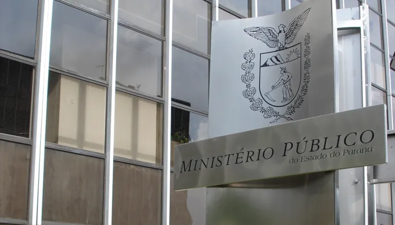 Criança de 8 anos filma agressão contra mãe e padrasto vira réu no Paraná