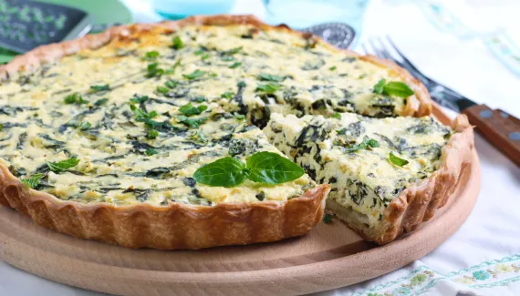 Sem ideia para o jantar de sexta-feira? Faça esta quiche de espinafre com queijo de cabra 