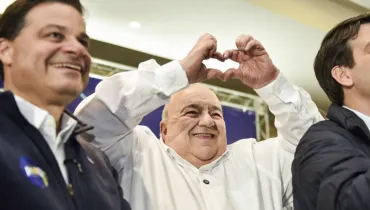 Rafael Greca recebe alta após queda durante agenda de campanha