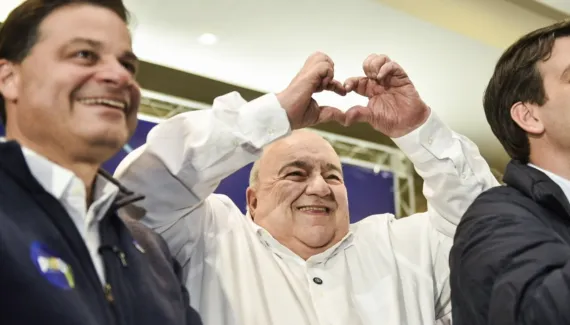 Rafael Greca recebe alta após queda durante agenda de campanha