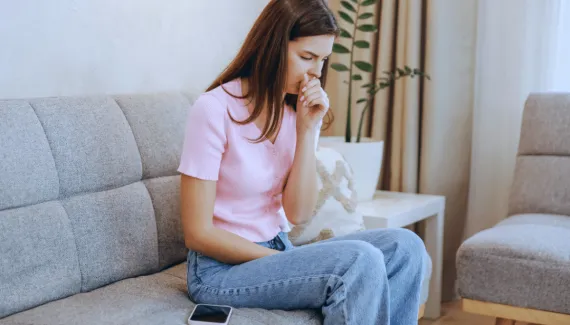 Garganta irritada sem motivo aparente? Refluxo pode estar por trás do problema