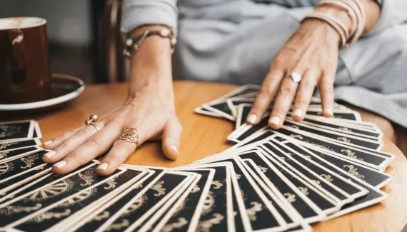 Tarot do dia: previsão para os 12 signos em 08/09/2026