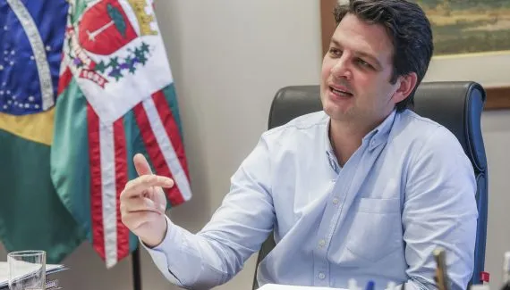 Eduardo Pimentel: prefeito promete 80% das escolas em tempo integral, descarta metrô e defende obras do Inter 2