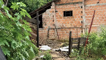 Família morre soterrada após desabamento durante temporal no Paraná