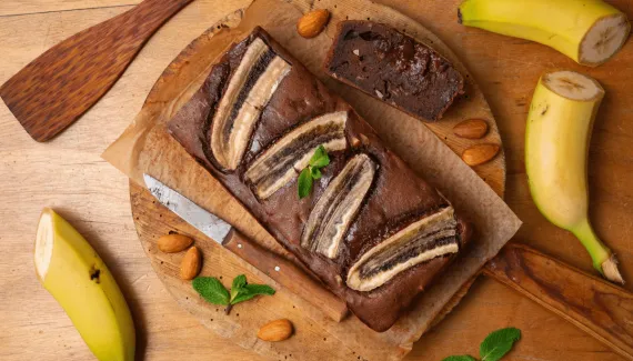 Bolo de liquidificador proteico: 3 receitas fáceis para o lanche da tarde