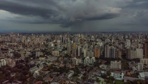 Paraná terá mais chuva no fim de semana, mas com menor intensidade