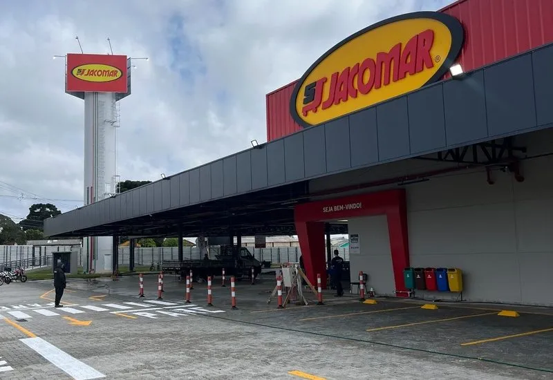 Jacomar 60 anos / Jacomar completa 60 anos com festa para mais de mil convidados e inaugura sua 21ª loja em São José dos Pinhais, com cerca de 130 empregos