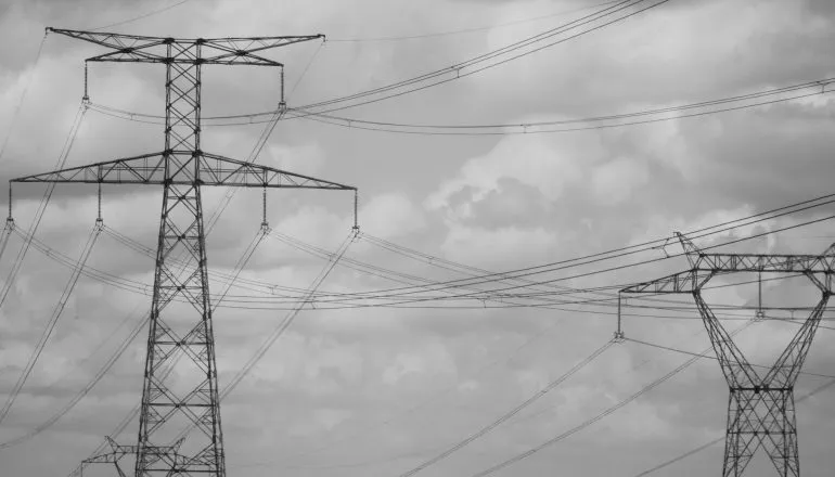 Cidades da RMC ficam sem luz e água após temporais
