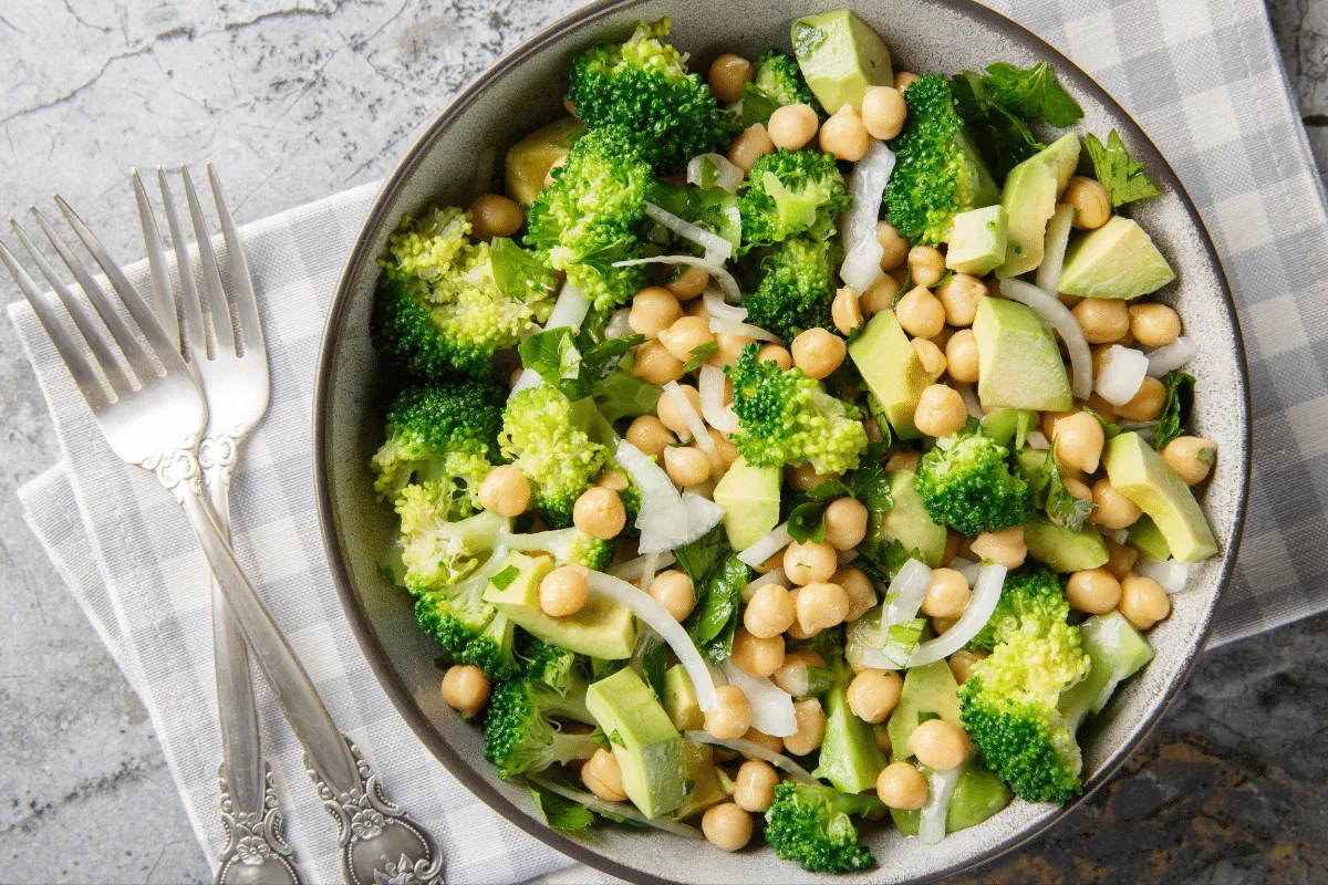 Quer mais proteína vegetal no almoço? Veja 5 receitas com grão-de-bico
