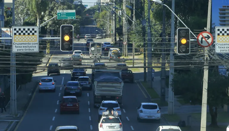 Trânsito em Curitiba: novo bloqueio no Campina do Siqueira e obras no Centro marcam esta quarta (16)