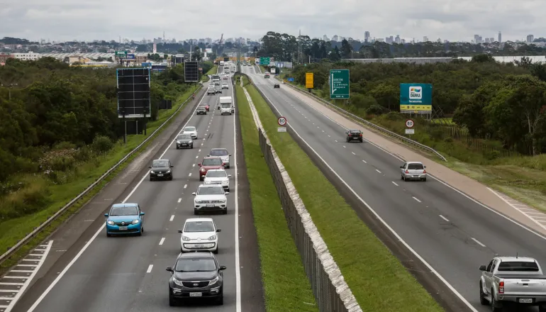 Mais de 50 pontos de obras e interdições influenciam trânsito nas rodovias do Paraná nesta quarta (16)
