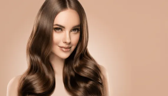 Glass hair: a tendência do cabelo espelhado que domina 2026