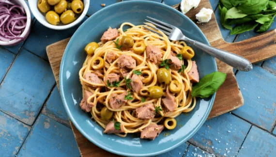 Tem atum em casa? Veja 5 receitas proteicas e fáceis para o almoço
