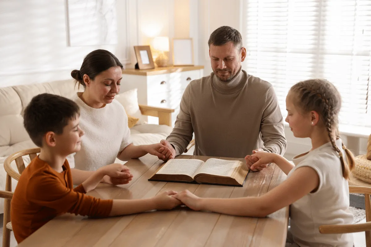 3 salmos poderosos para agradecer e pedir proteção para a família