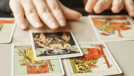 Tarot do dia: previsão para os 12 signos em 17/09/2026