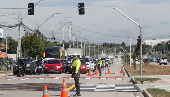 Trânsito em Curitiba: obras no Santa Quitéria e bloqueio no Campina do Siqueira marcam esta quinta (17)