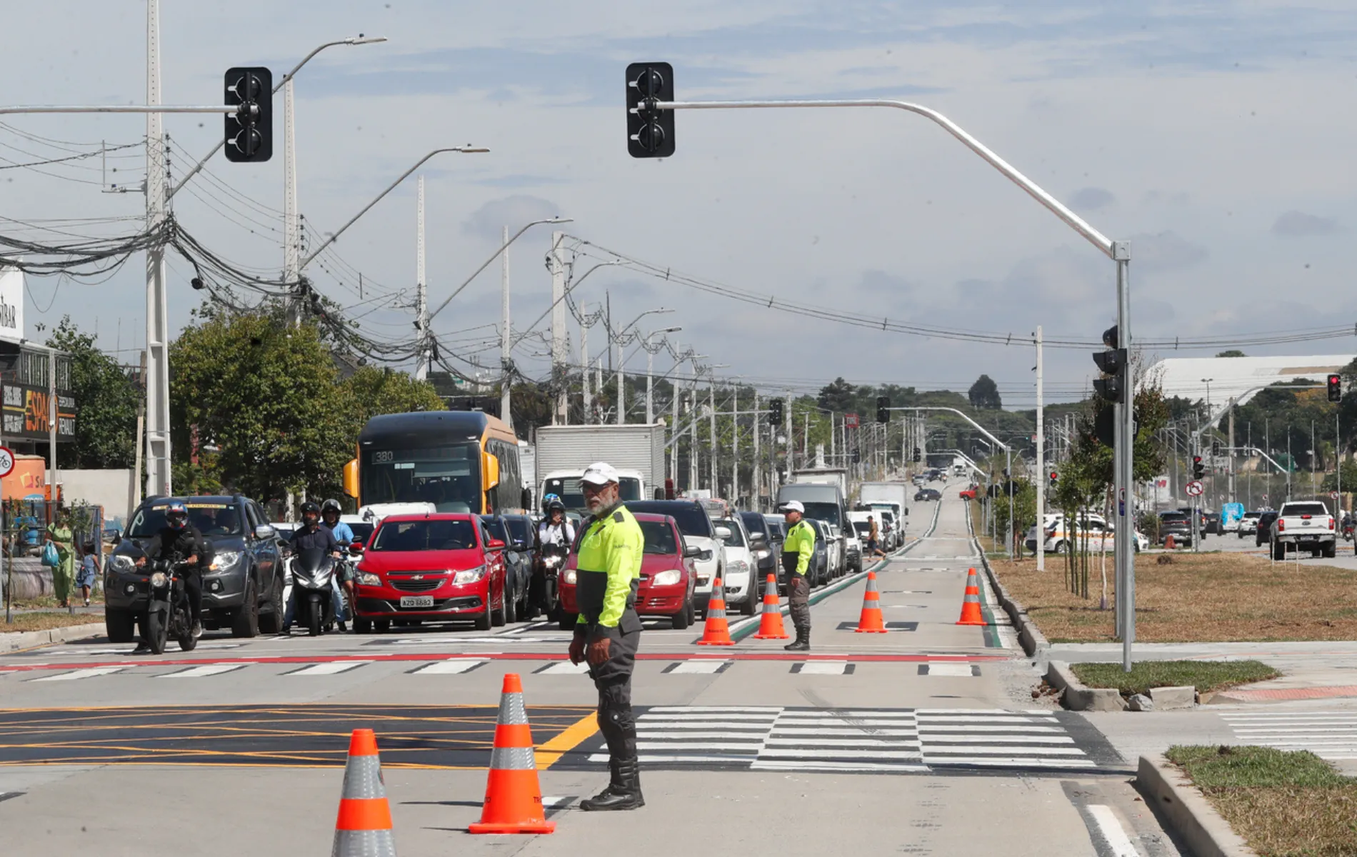 Trânsito em Curitiba: obras no Santa Quitéria e bloqueio no Campina do Siqueira marcam esta quinta (17)