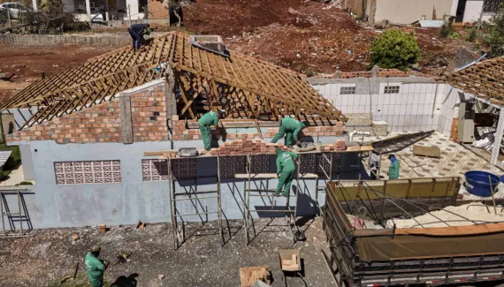 Famílias afetadas por temporais no Paraná poderão receber até R$ 50 mil