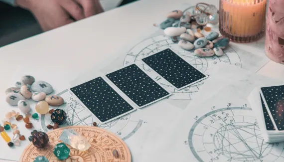 Tarot do dia: previsão para os 12 signos em 18/09/2026