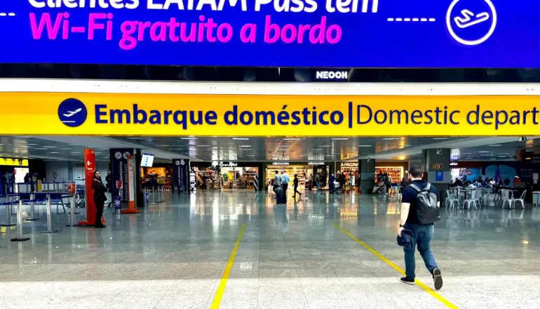 Mais de 700 mil paranaenses buscam orientação de saúde antes de viajar