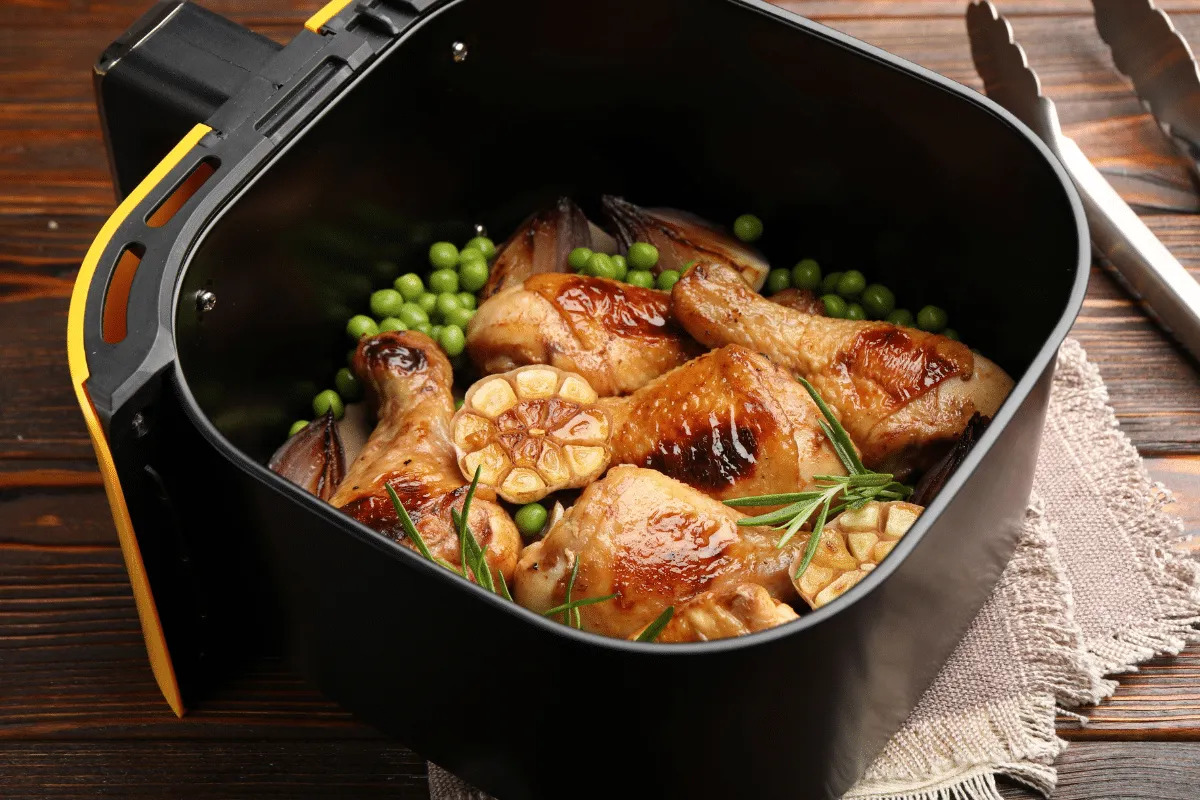 Frango assado na air fryer: 5 receitas práticas e saudáveis para preparar em casa