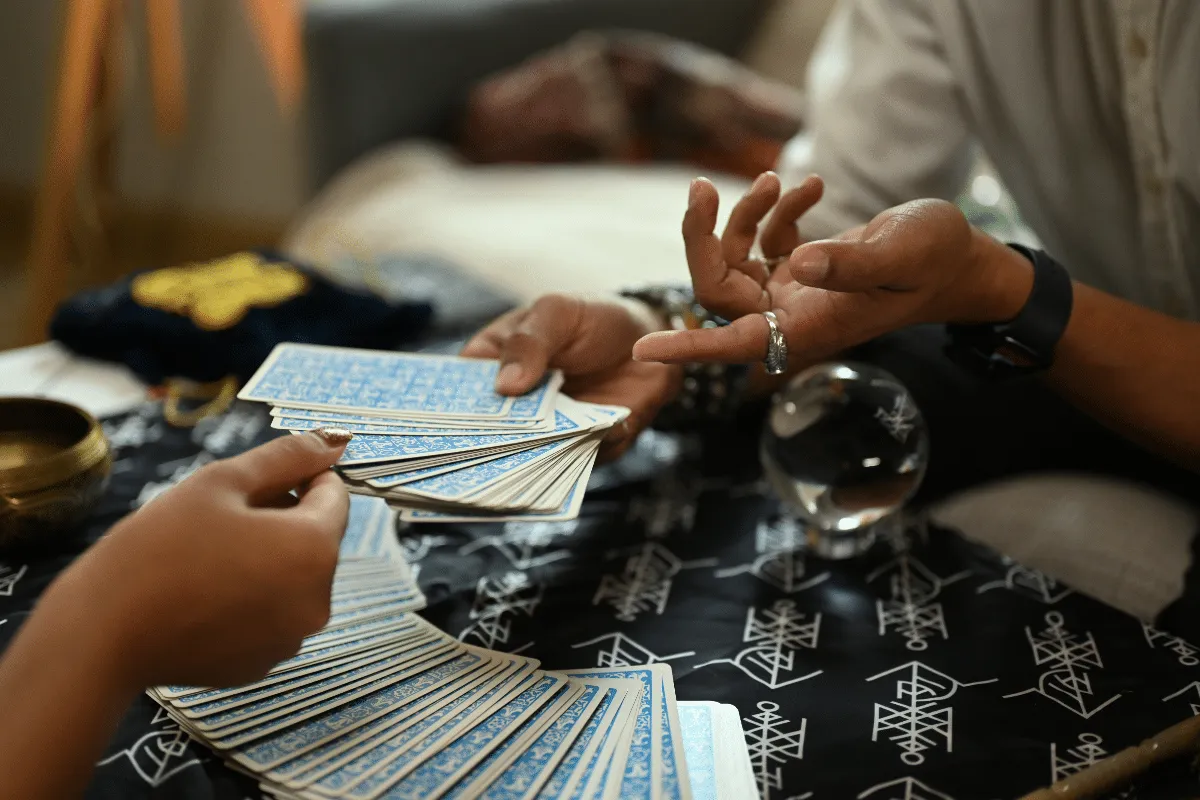 Tarot do dia: previsão para os 12 signos em 19/09/2026
