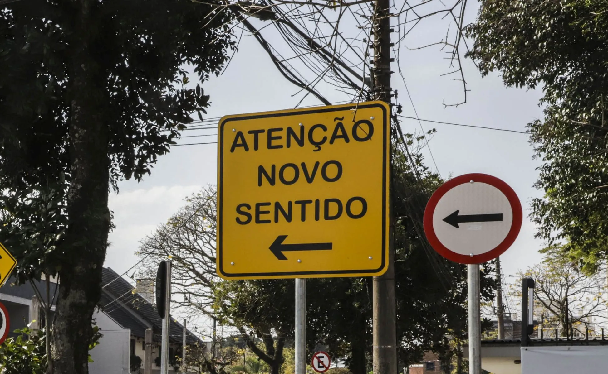 Rua de um dos maiores bairros de Curitiba terá mudança de sentido na segunda