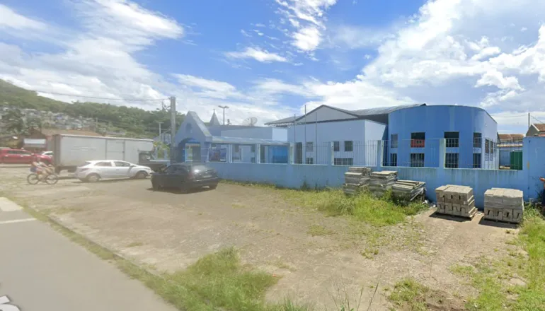 Obra em escola no Litoral do Paraná salta de R$ 110 mil para R$ 1,3 milhão após 7 anos parada